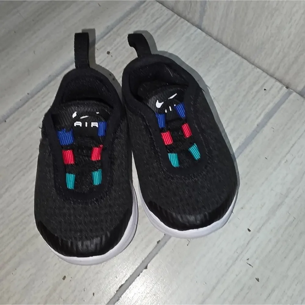 Nike Toddler Air Max Motion 2 Black & Red Sneakers Slip-On Design Crib Baby Shoe